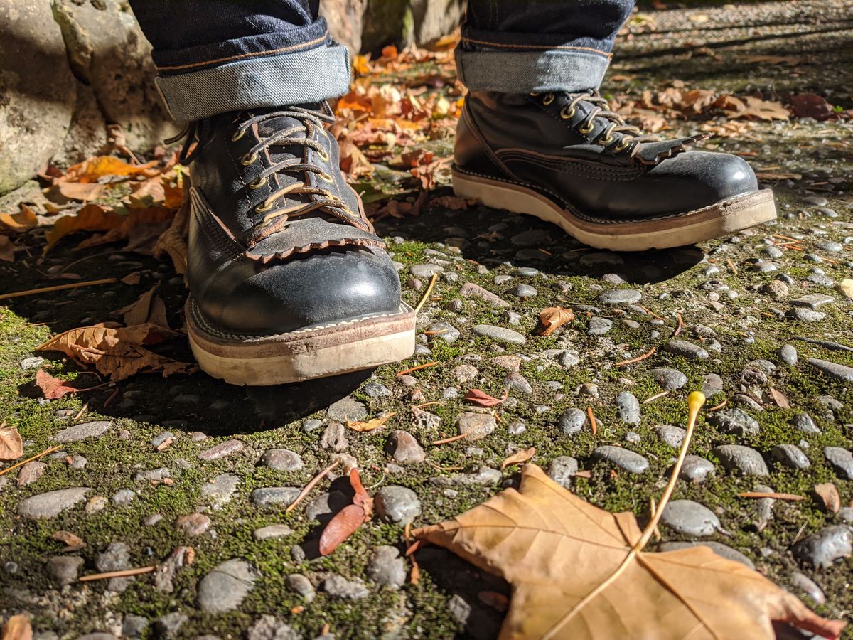 Photo by Coop on November 4, 2023 of the Wesco Jobmaster in Horween Black Chromexcel Horsehide.