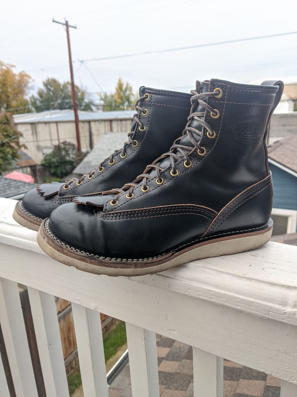 Photo by Coop on November 4, 2023 of the Wesco Jobmaster in Horween Black Chromexcel Horsehide.