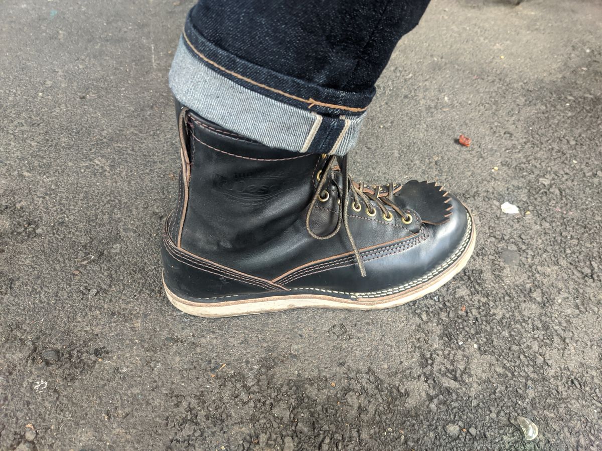 Photo by Coop on November 19, 2023 of the Wesco Jobmaster in Horween Black Chromexcel Horsehide.