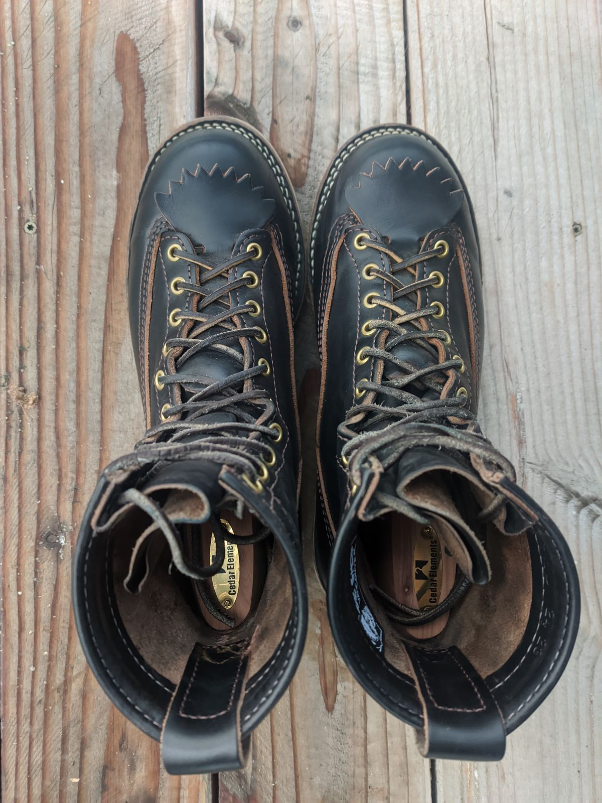 Photo by Coop on December 3, 2023 of the Wesco Jobmaster in Horween Black Chromexcel Horsehide.