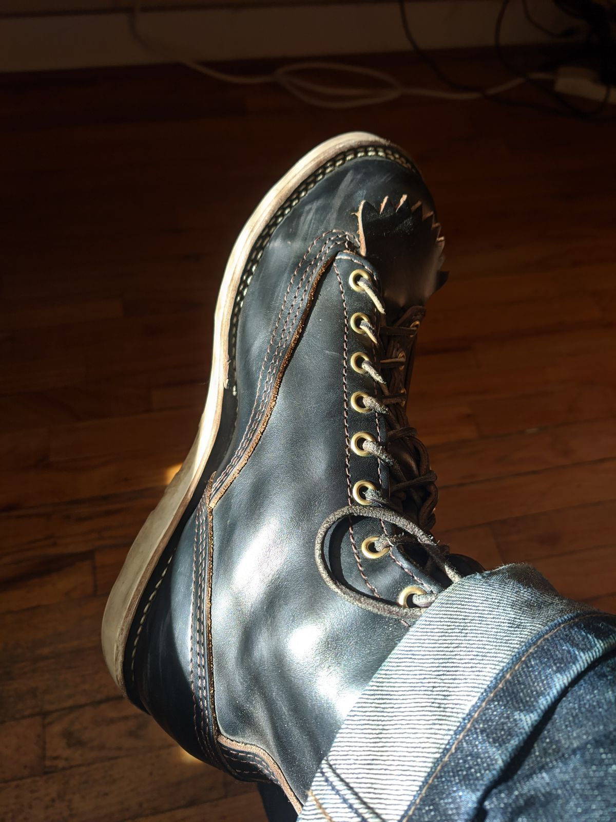 Photo by Coop on December 14, 2023 of the Wesco Jobmaster in Horween Black Chromexcel Horsehide.