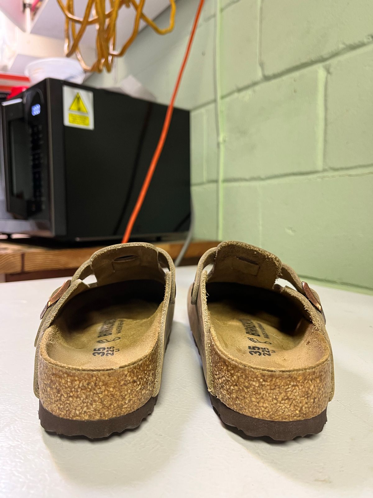 Photo by SoggySwanSongs on November 6, 2022 of the Birkenstock Boston in Tobacco Brown Oiled Leather.