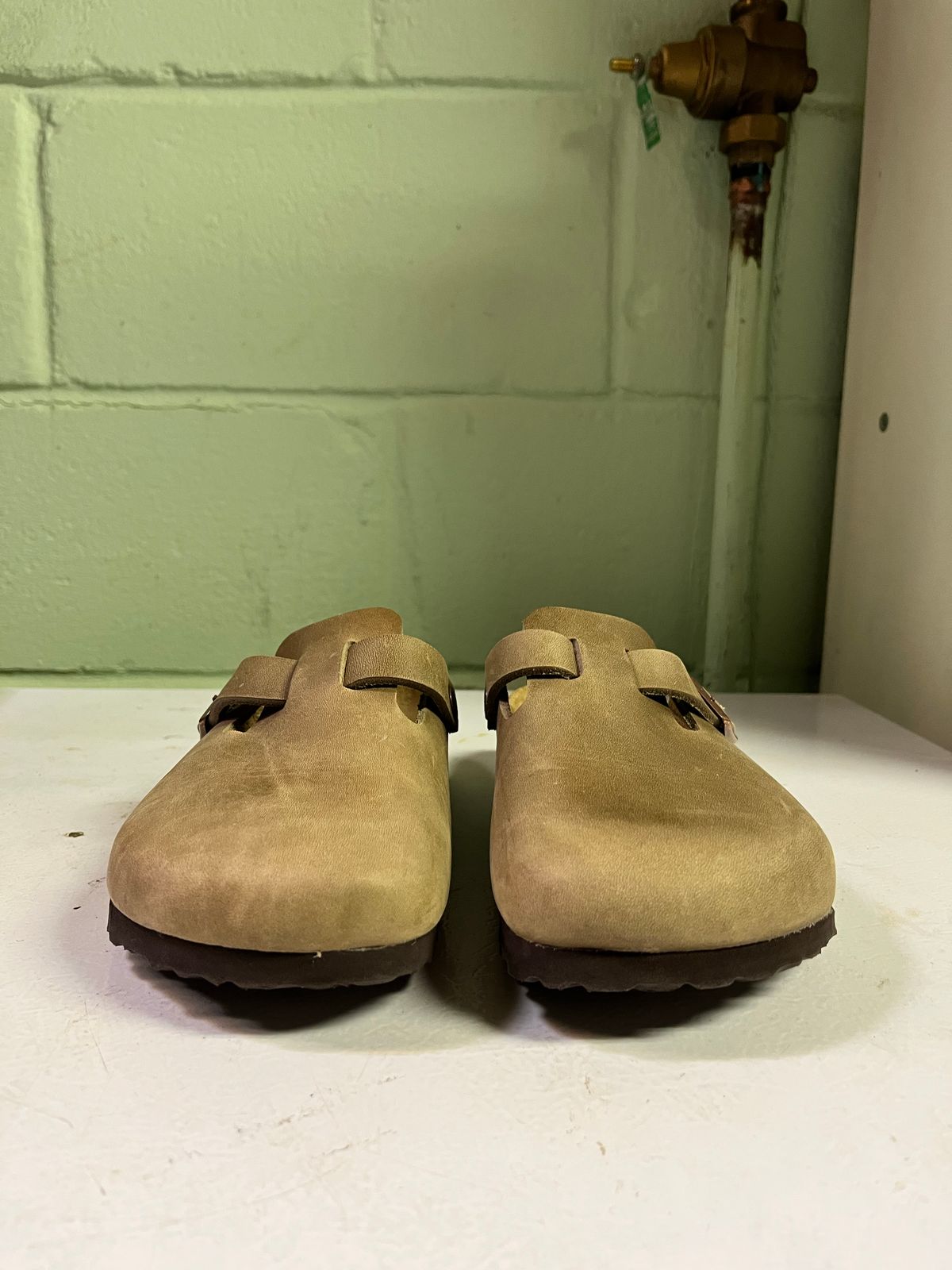 Photo by SoggySwanSongs on November 6, 2022 of the Birkenstock Boston in Tobacco Brown Oiled Leather.