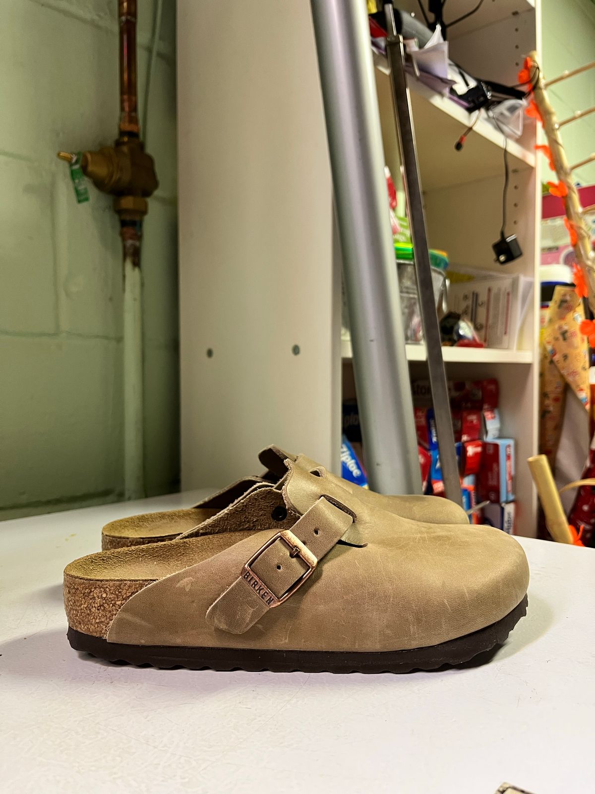 Photo by SoggySwanSongs on November 6, 2022 of the Birkenstock Boston in Tobacco Brown Oiled Leather.