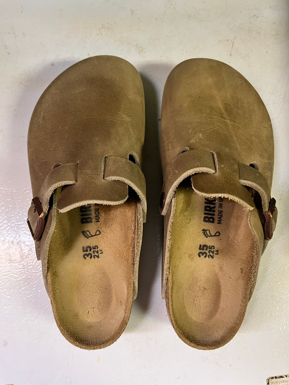 Photo by SoggySwanSongs on November 6, 2022 of the Birkenstock Boston in Tobacco Brown Oiled Leather.