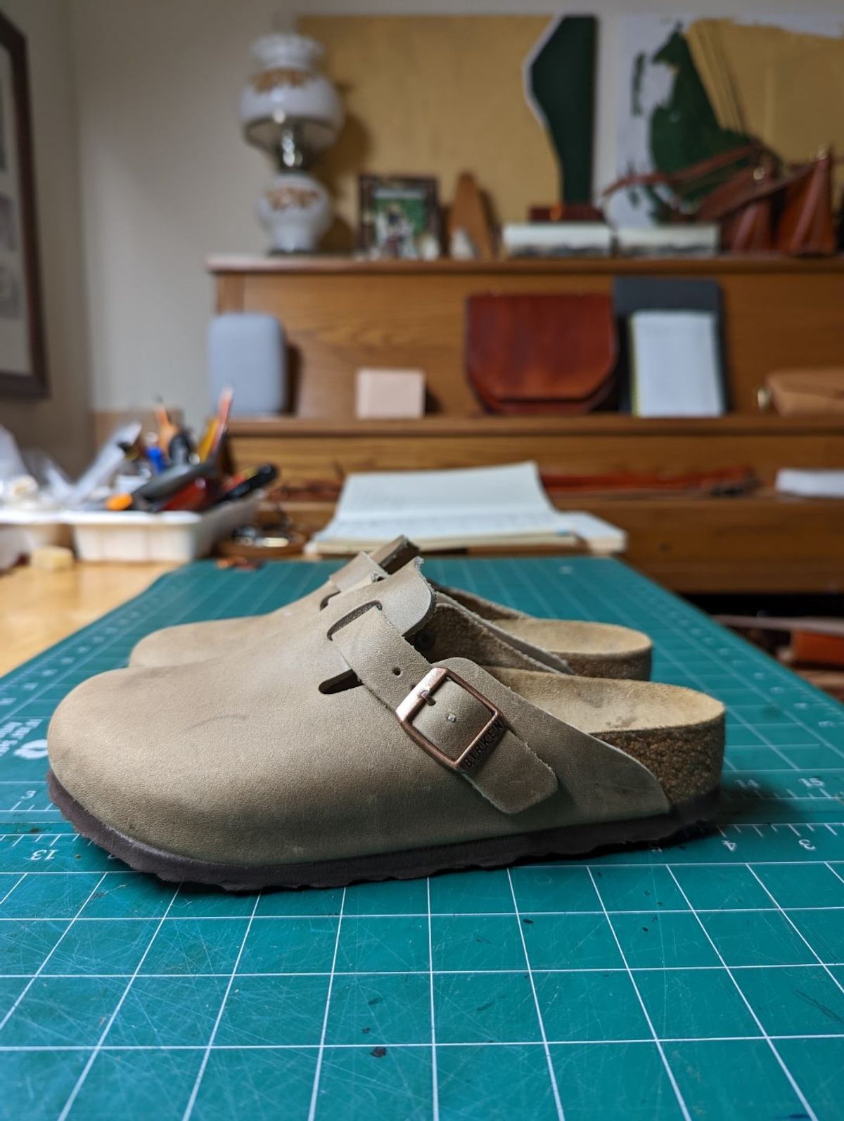 Photo by SoggySwanSongs on December 6, 2022 of the Birkenstock Boston in Tobacco Brown Oiled Leather.