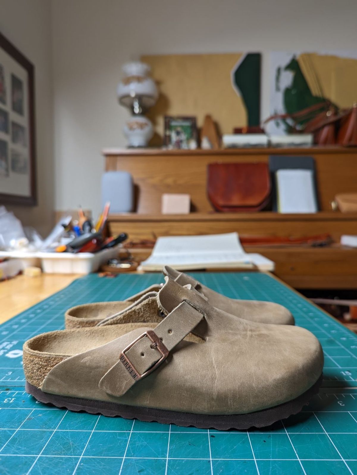Photo by SoggySwanSongs on December 6, 2022 of the Birkenstock Boston in Tobacco Brown Oiled Leather.