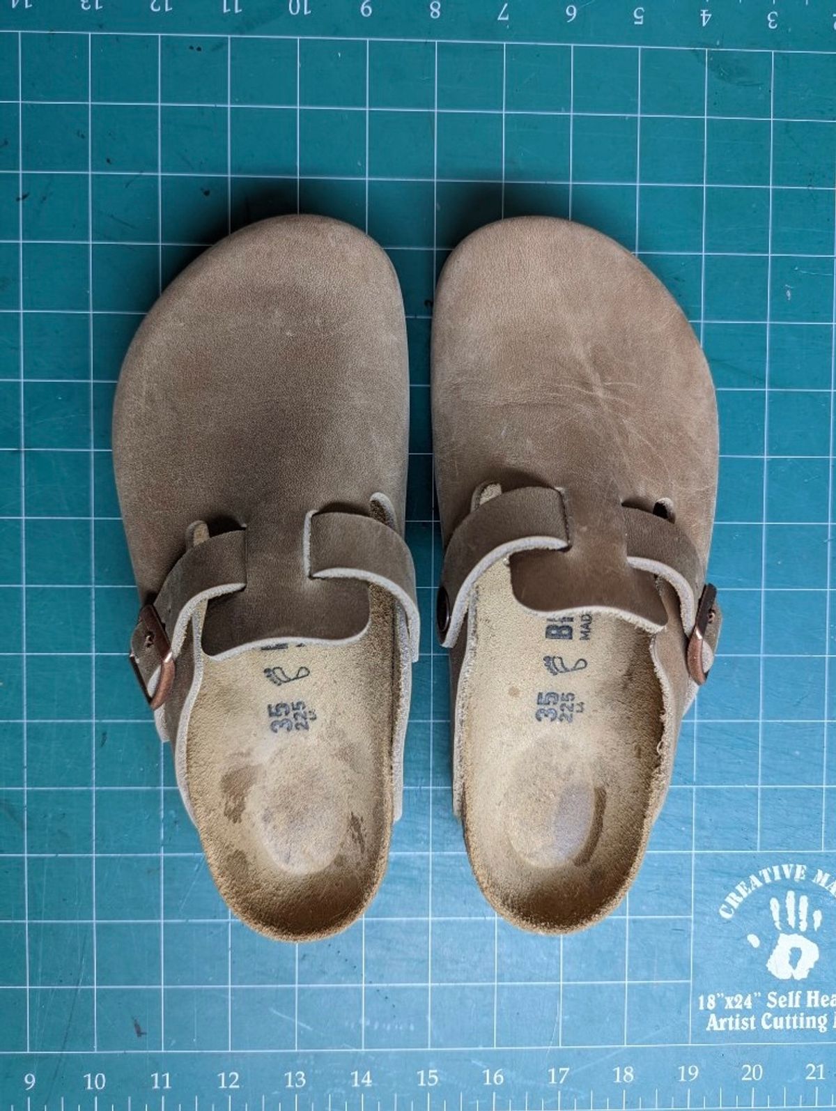 Photo by SoggySwanSongs on December 6, 2022 of the Birkenstock Boston in Tobacco Brown Oiled Leather.