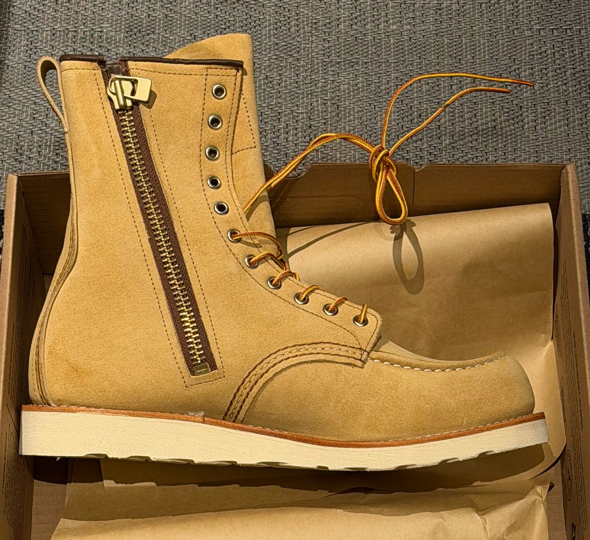 Photo by mwanni on January 15, 2026 of the Red Wing 4669 Human Made x Red Wing in S.B. Foot Hawthorne Abilene.