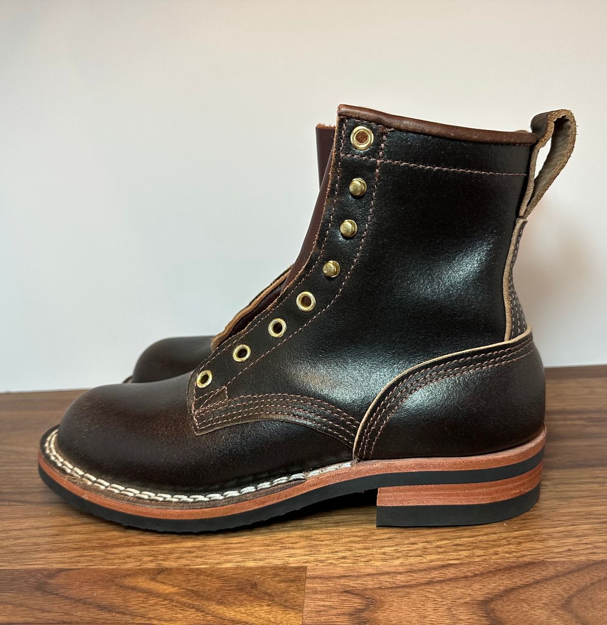 Photo by mwanni on October 3, 2023 of the Nicks Falcon in Horween Dark Brown Waxed Flesh.