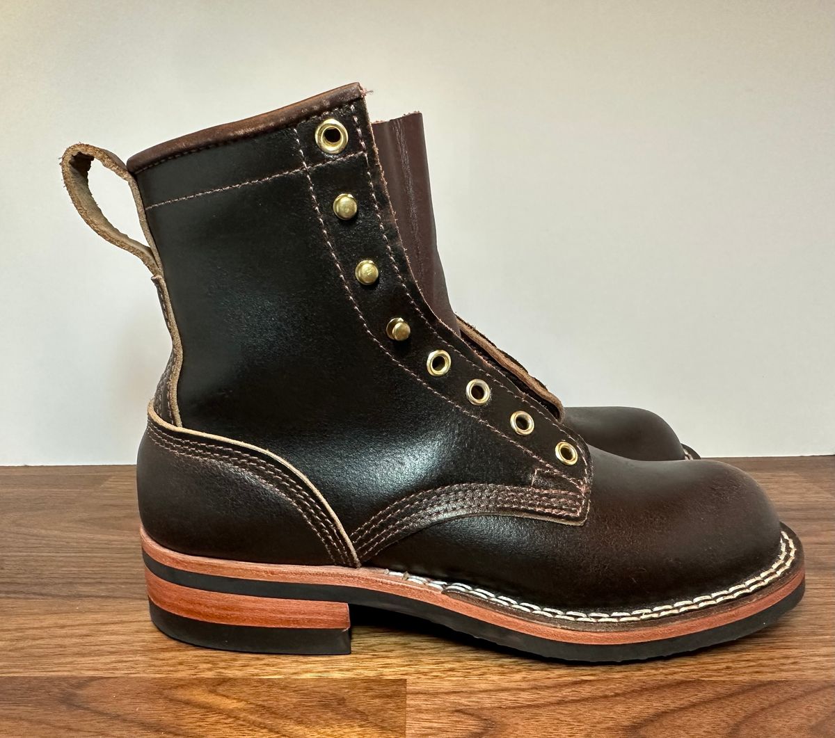 Photo by mwanni on October 3, 2023 of the Nicks Falcon in Horween Dark Brown Waxed Flesh.