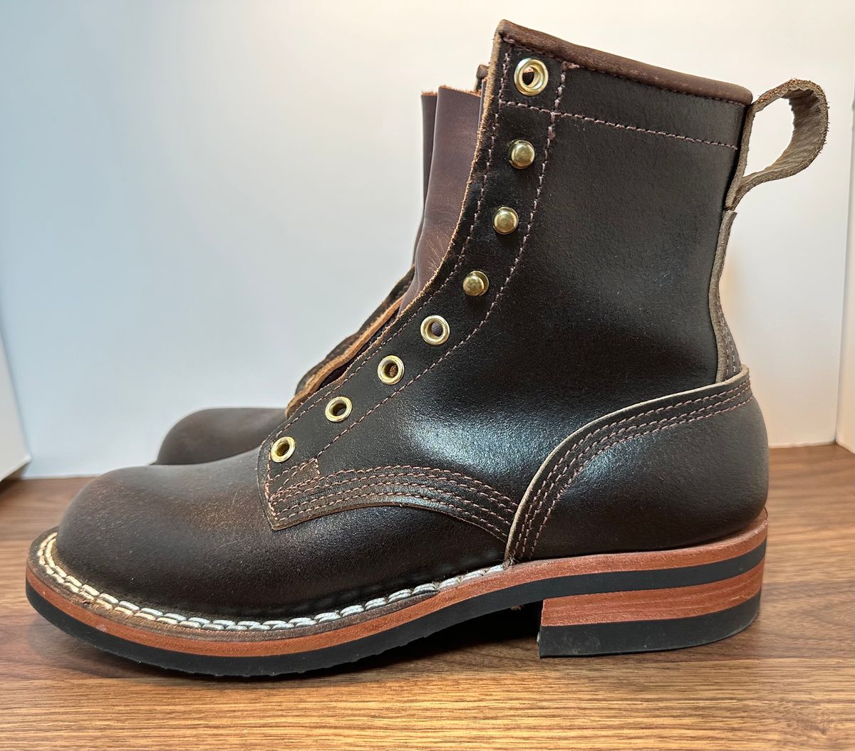 Photo by mwanni on November 5, 2023 of the Nicks Falcon in Horween Dark Brown Waxed Flesh.