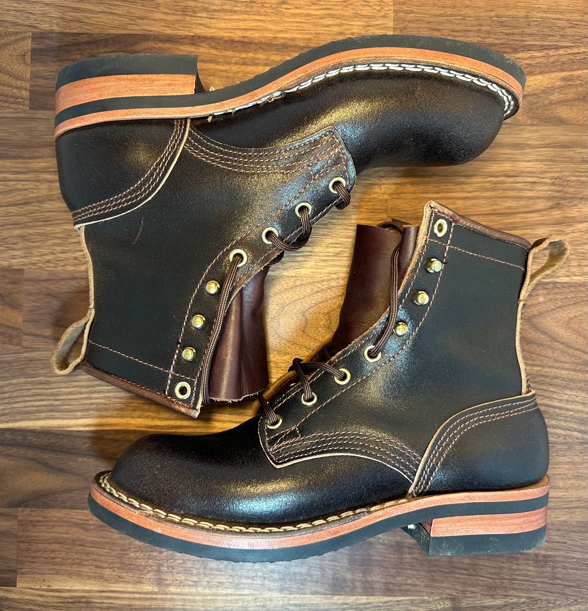 Photo by mwanni on December 6, 2023 of the Nicks Falcon in Horween Dark Brown Waxed Flesh.