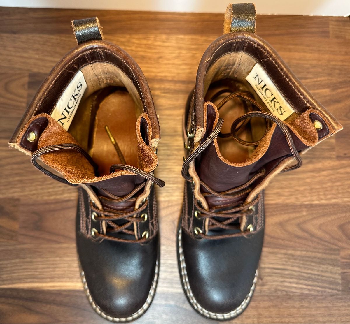 Photo by mwanni on December 6, 2023 of the Nicks Falcon in Horween Dark Brown Waxed Flesh.