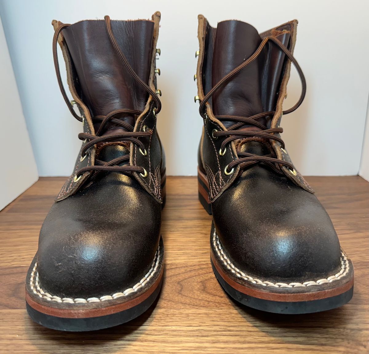 Photo by mwanni on January 2, 2024 of the Nicks Falcon in Horween Dark Brown Waxed Flesh.