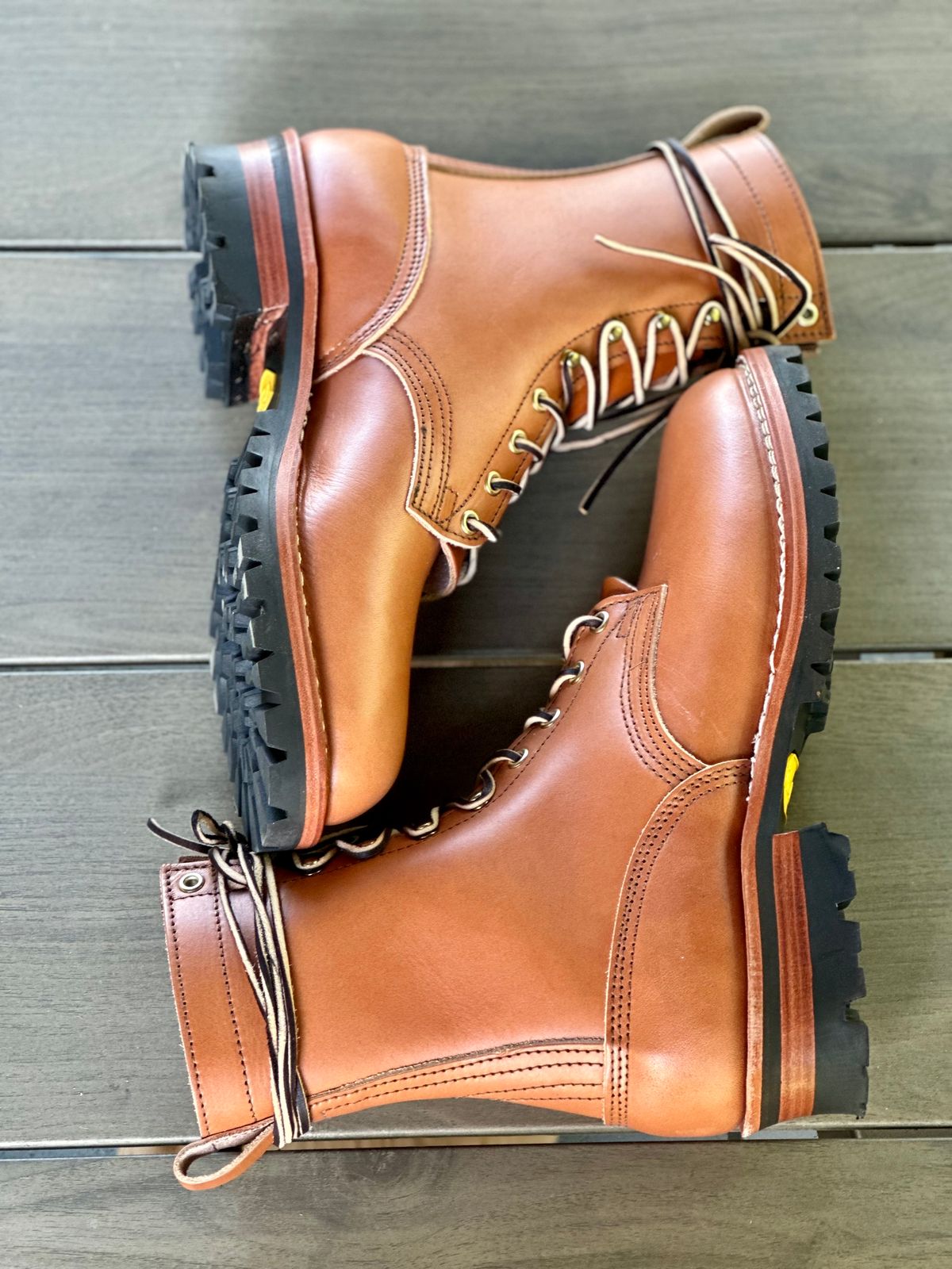 Photo by eliwooten on October 1, 2023 of the Nicks DomePro in Wickett & Craig Tan English Bridle.