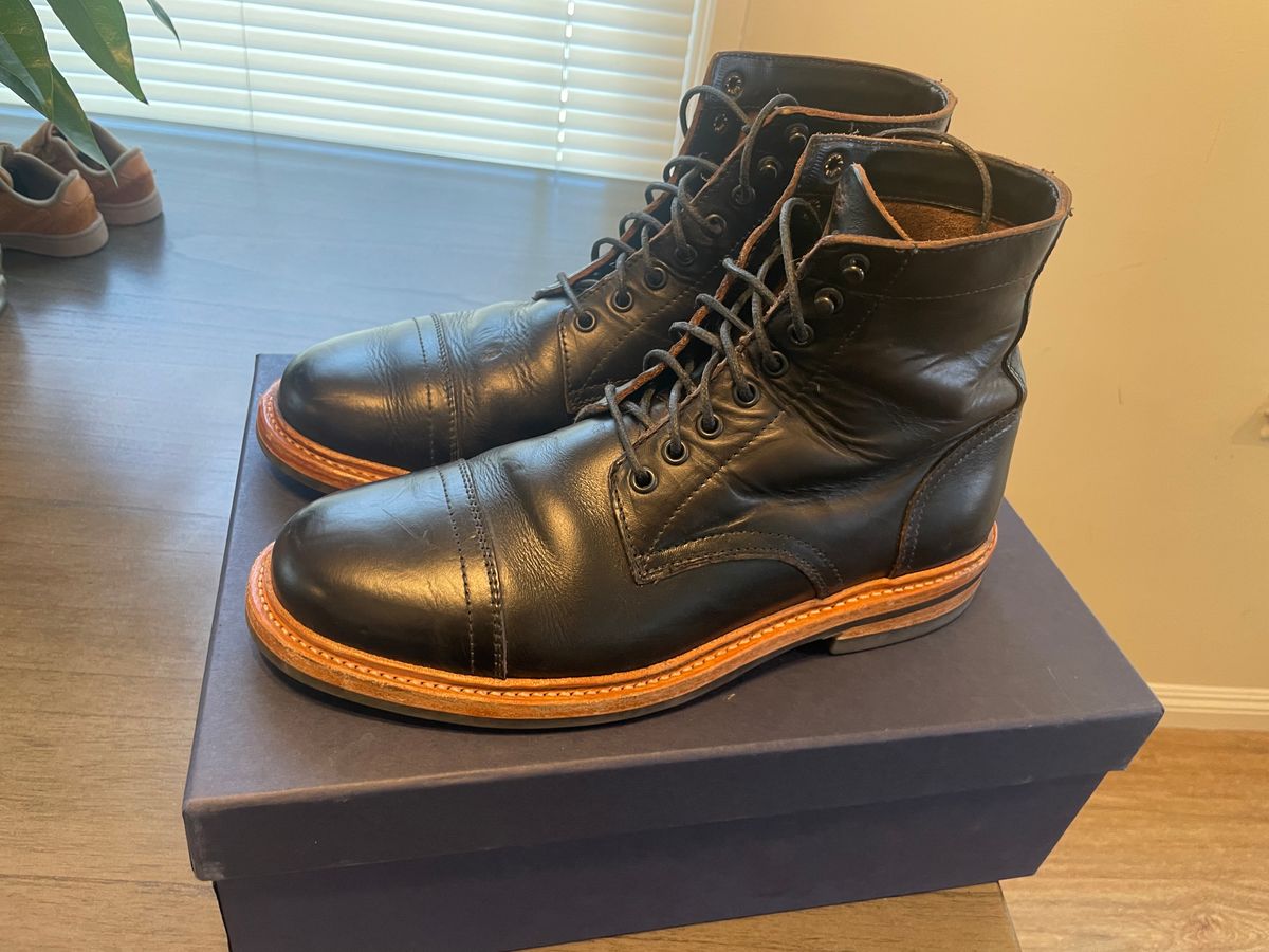 Photo by West.Coast.Boots on April 11, 2023 of the Oak Street Bootmakers Trench Boot in Horween Black Chromexcel.