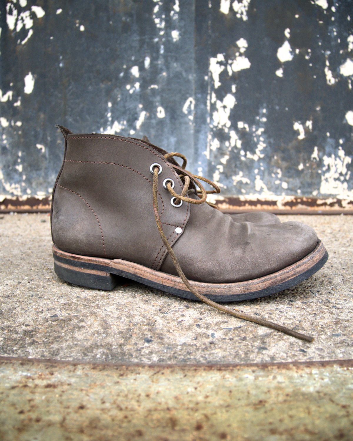 Photo by blaisebootco on January 2, 2024 of the Blaise Boot Co. Traveler Chukka in Grease Trap Grey Nubuck.