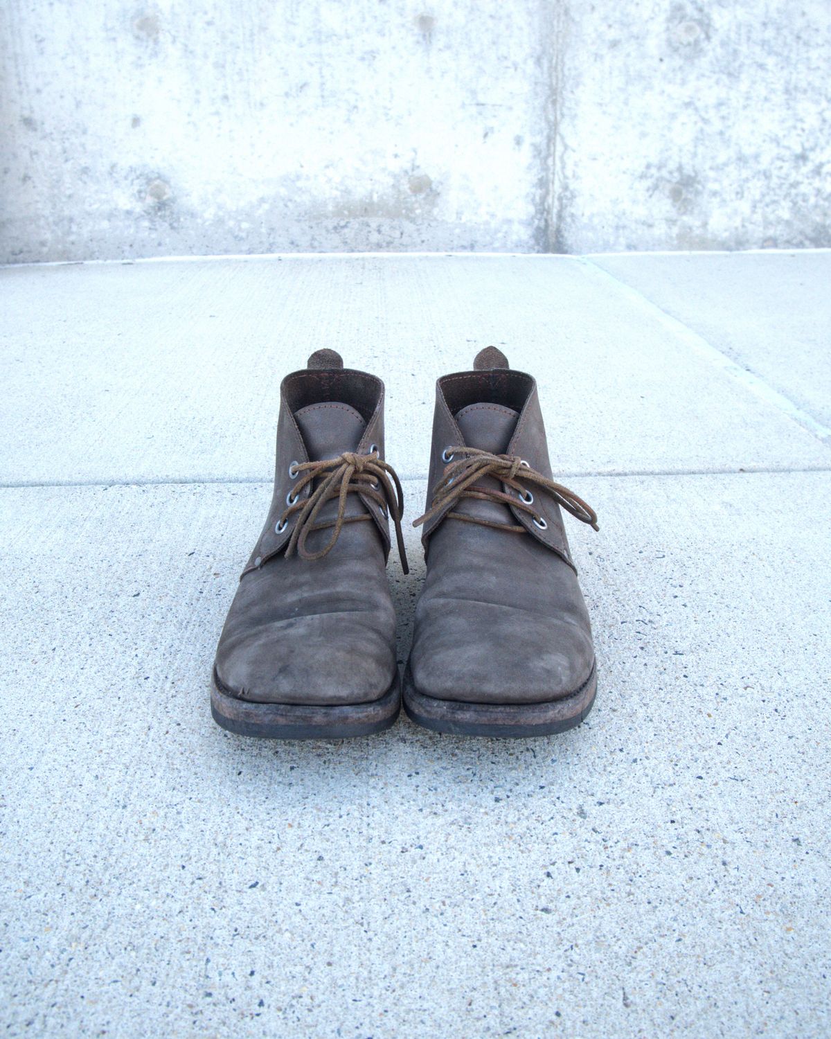Photo by blaisebootco on February 5, 2024 of the Blaise Boot Co. Traveler Chukka in Grease Trap Grey Nubuck.