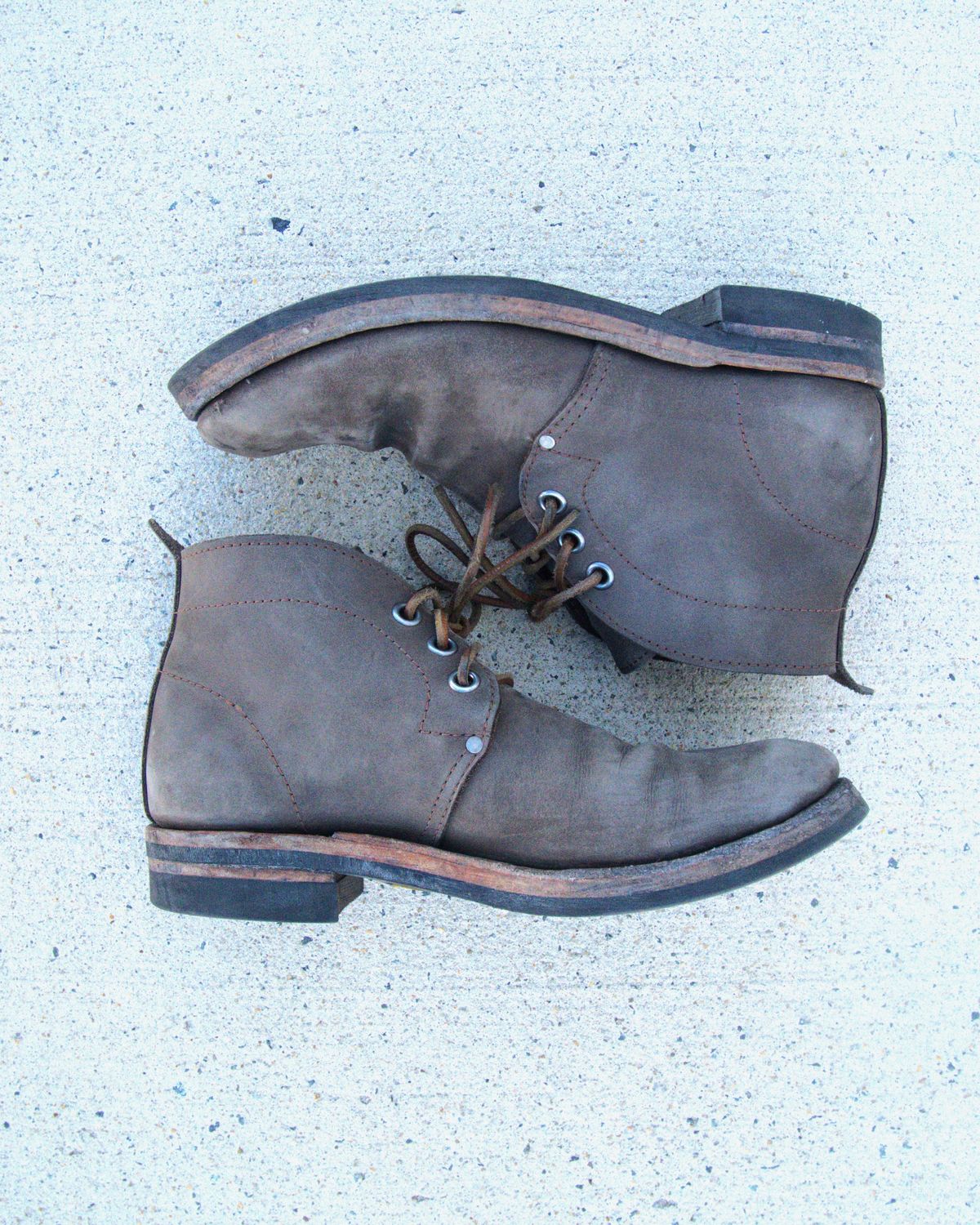 Photo by blaisebootco on February 5, 2024 of the Blaise Boot Co. Traveler Chukka in Grease Trap Grey Nubuck.
