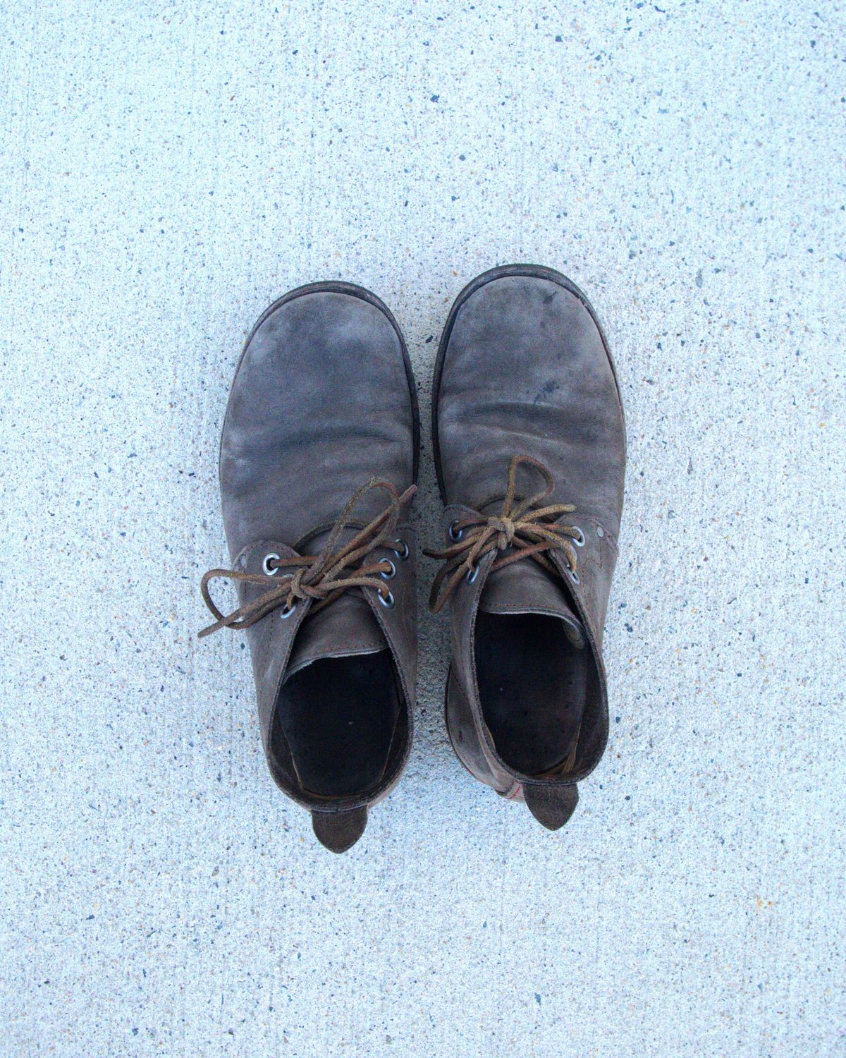 Photo by blaisebootco on February 5, 2024 of the Blaise Boot Co. Traveler Chukka in Grease Trap Grey Nubuck.