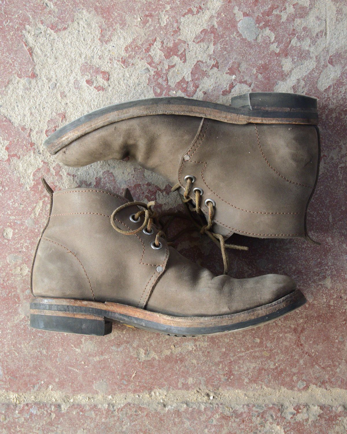 Photo by blaisebootco on March 4, 2024 of the Blaise Boot Co. Traveler Chukka in Grease Trap Grey Nubuck.