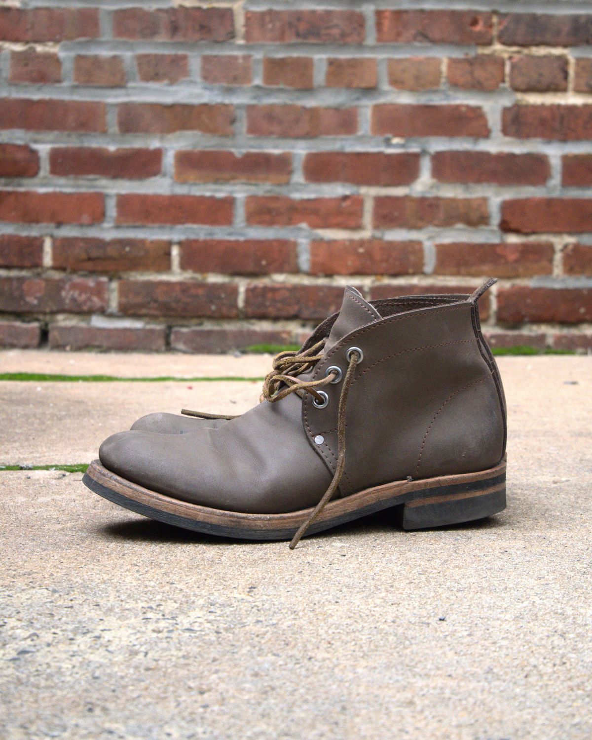 Photo by blaisebootco on December 4, 2023 of the Blaise Boot Co. Traveler Chukka in Grease Trap Grey Nubuck.