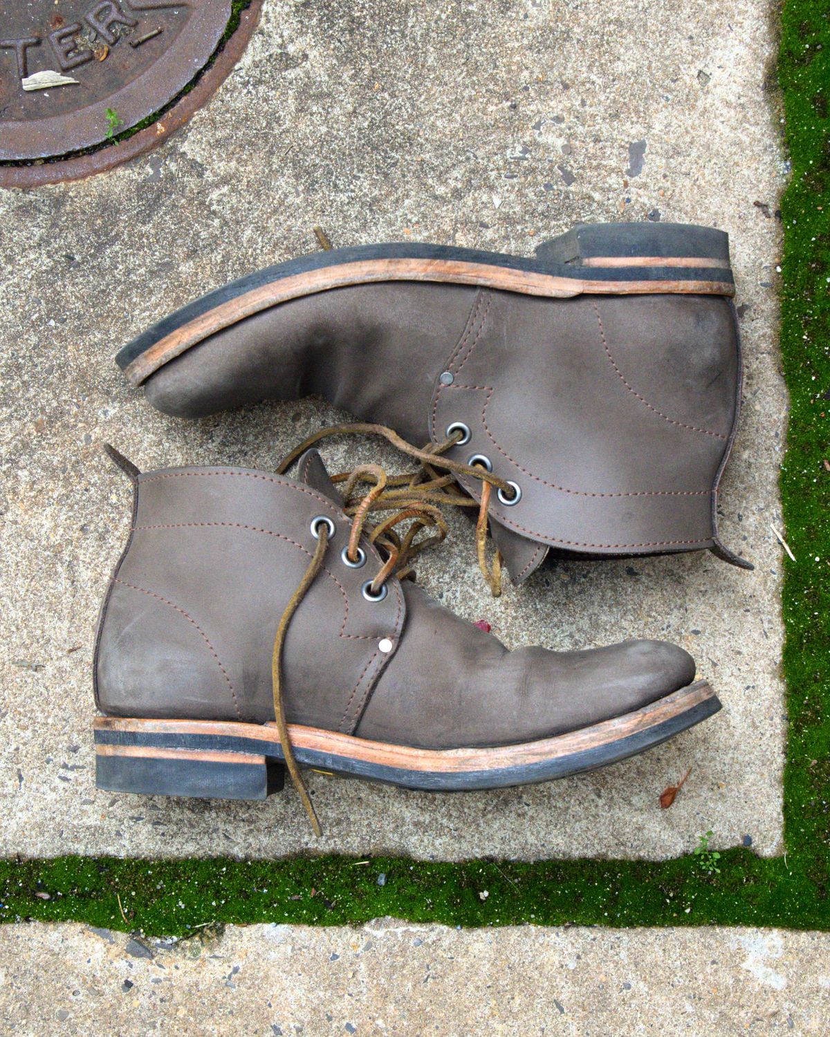 Photo by blaisebootco on December 4, 2023 of the Blaise Boot Co. Traveler Chukka in Grease Trap Grey Nubuck.