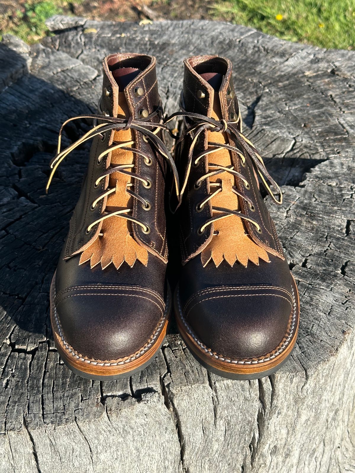 Photo by S3th.bryant on October 1, 2023 of the Truman Service Boot in Horween Java Waxed Flesh.