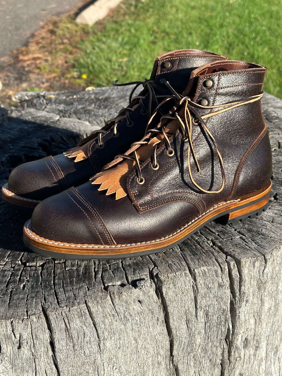 Photo by S3th.bryant on October 1, 2023 of the Truman Service Boot in Horween Java Waxed Flesh.