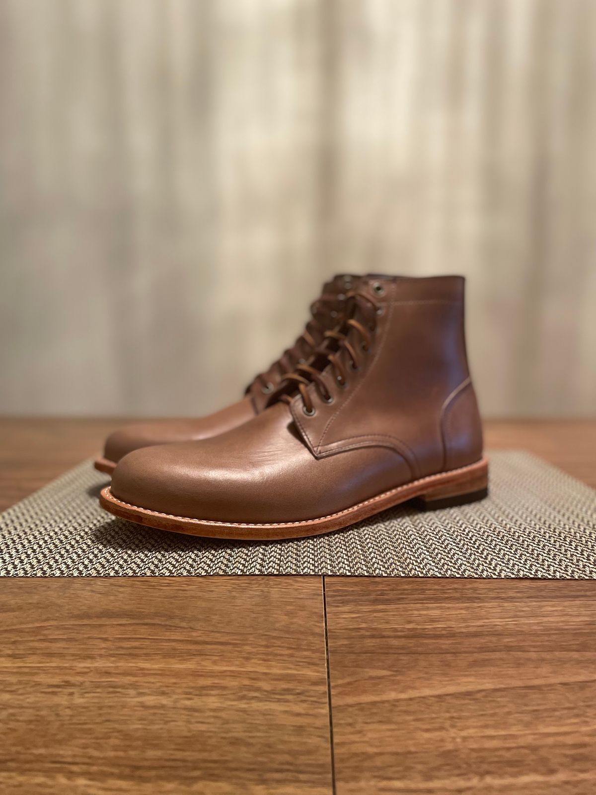 Photo by bawls on October 1, 2023 of the Oak Street Bootmakers Trench Boot in Horween Natural Chromexcel.