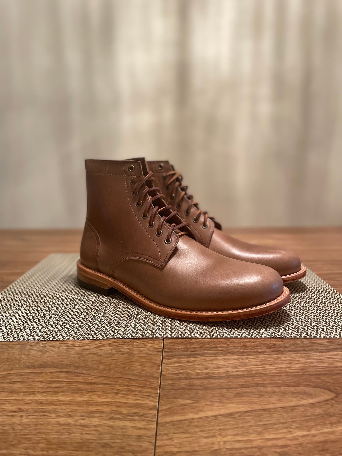 Photo by bawls on October 1, 2023 of the Oak Street Bootmakers Trench Boot in Horween Natural Chromexcel.