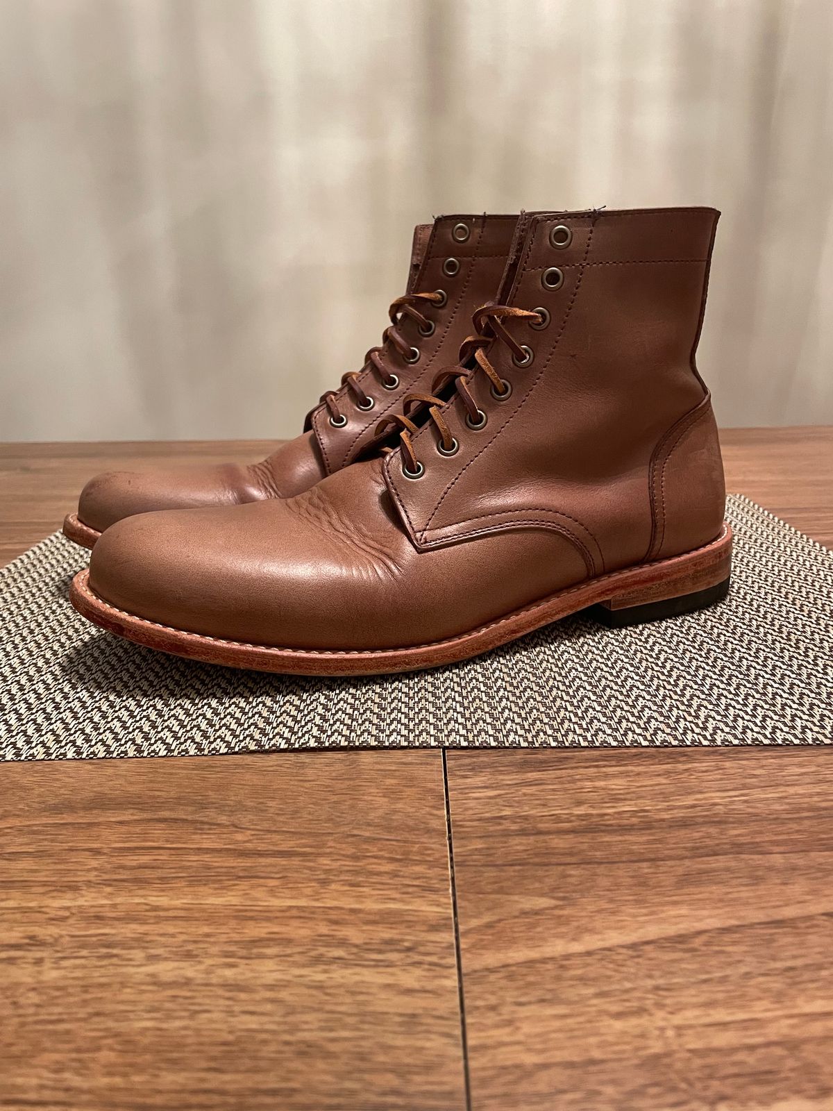Photo by bawls on November 2, 2023 of the Oak Street Bootmakers Trench Boot in Horween Natural Chromexcel.