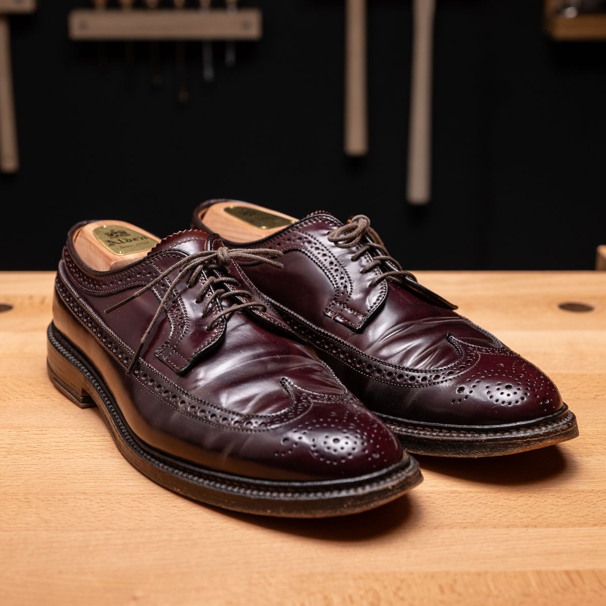 Photo by vubui on December 26, 2023 of the Alden Long Wing Blucher in Horween Color 8 Shell Cordovan.