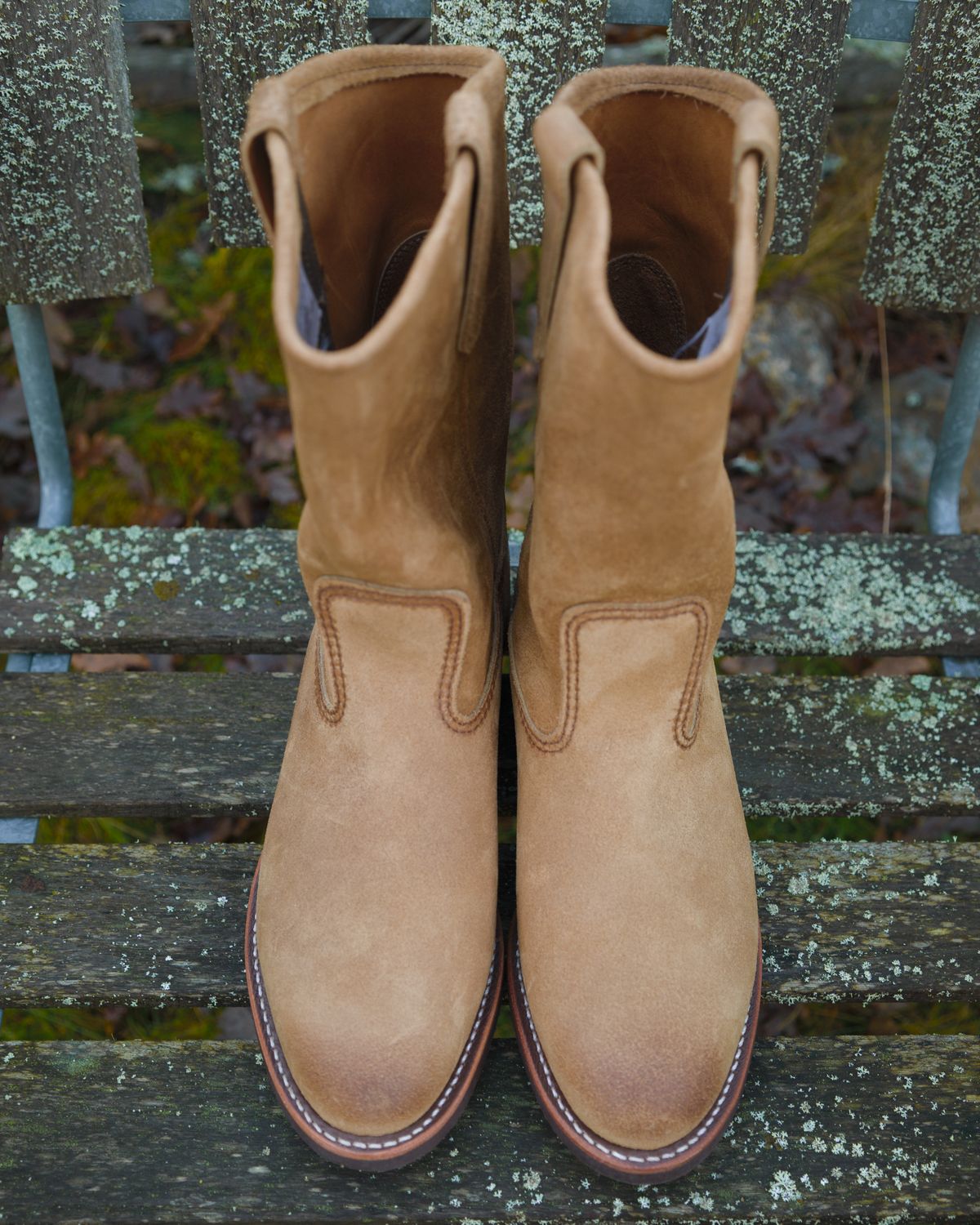 Photo by vubui on November 3, 2025 of the Red Wing Pecos in S.B. Foot Hawthorne Muleskinner.