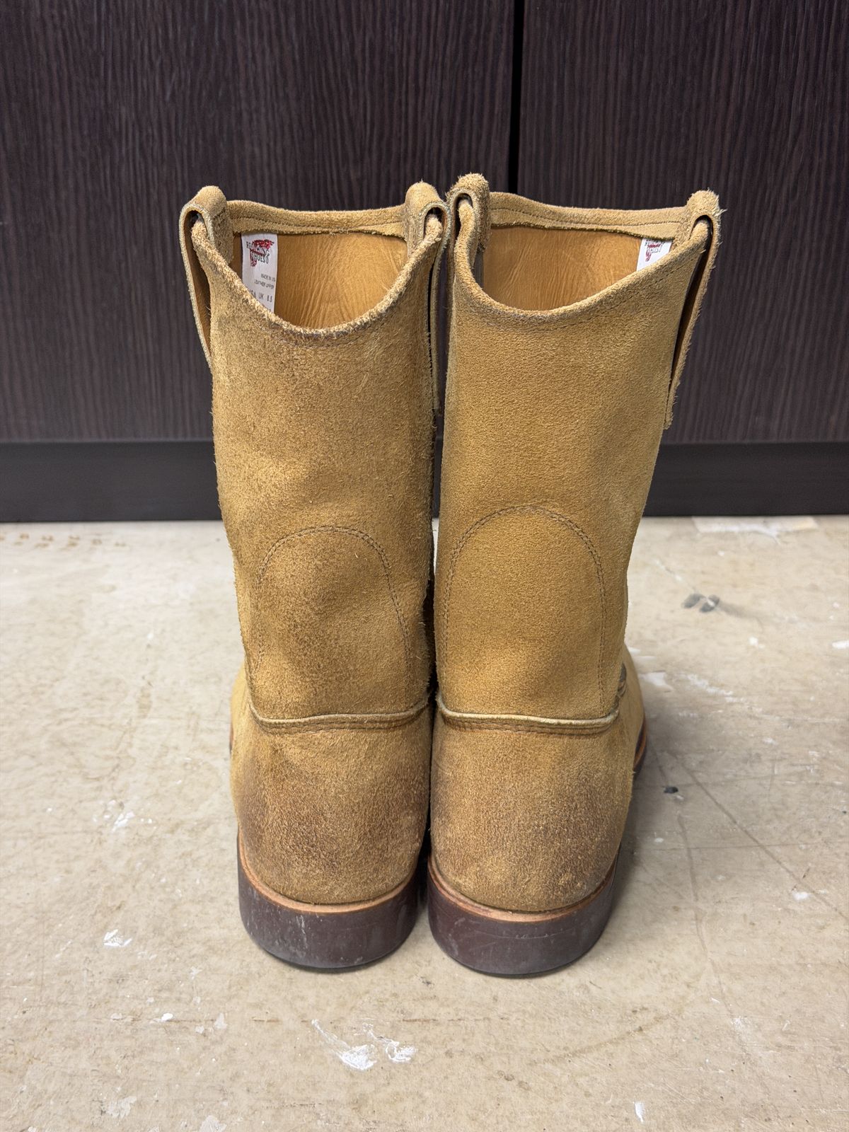 Photo by vubui on December 5, 2025 of the Red Wing Pecos in S.B. Foot Hawthorne Muleskinner.