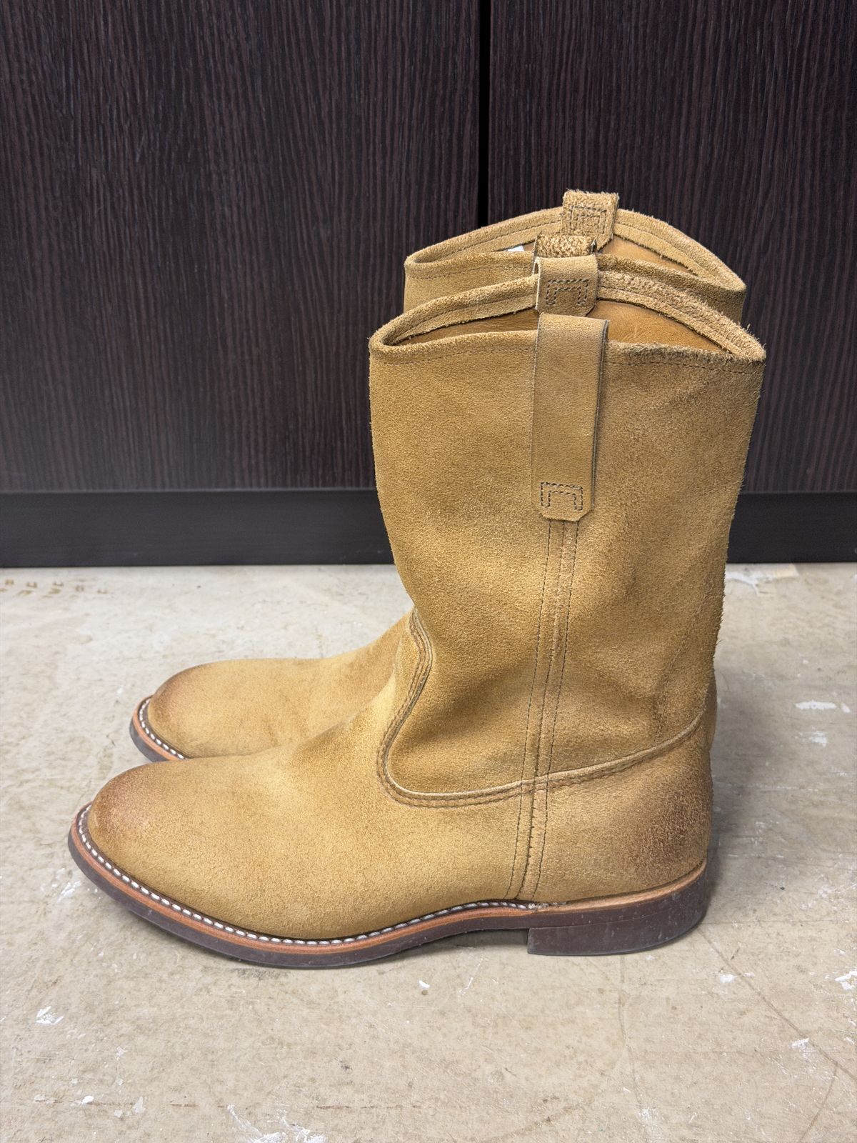 Photo by vubui on December 5, 2025 of the Red Wing Pecos in S.B. Foot Hawthorne Muleskinner.