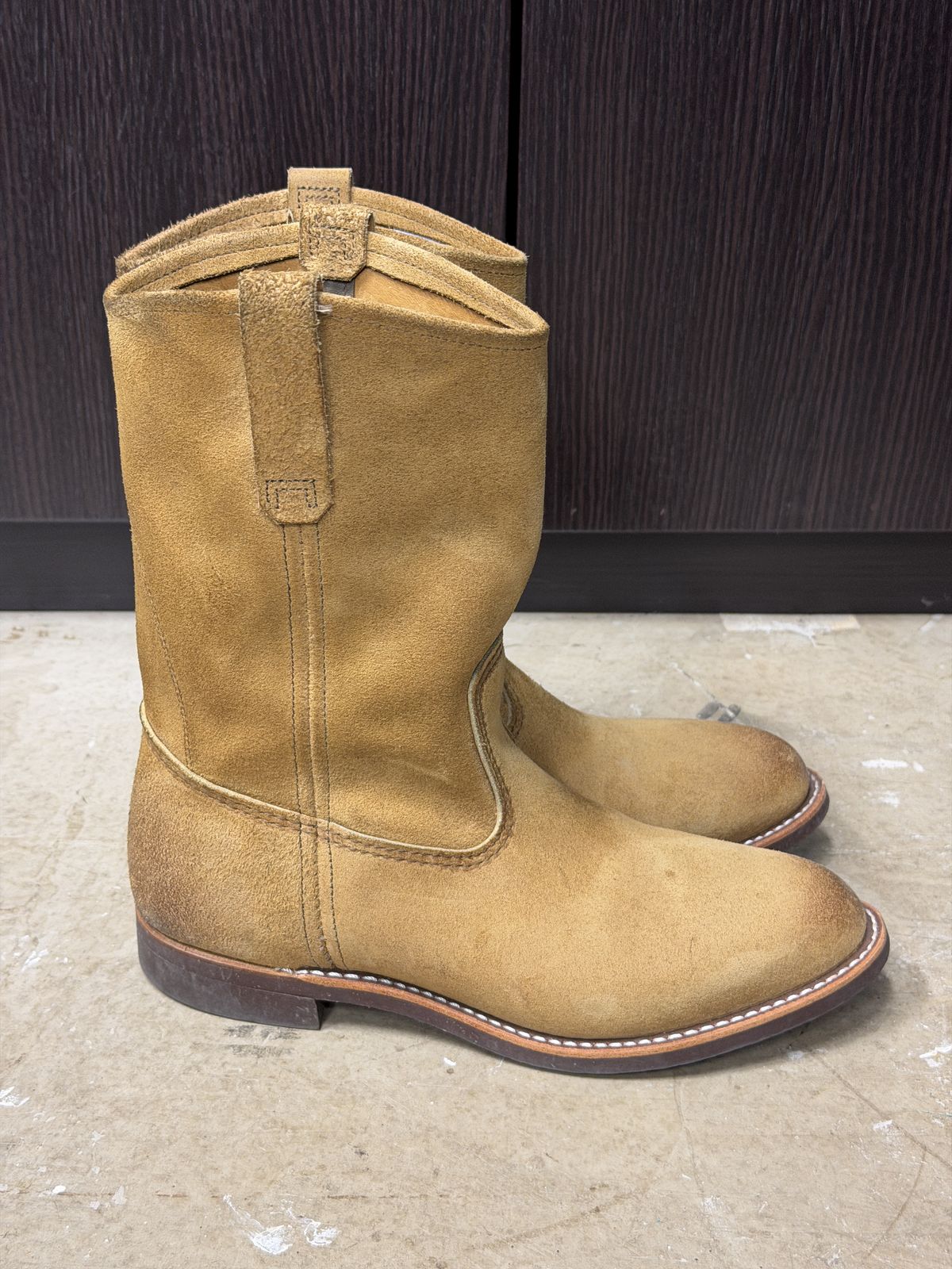 Photo by vubui on December 5, 2025 of the Red Wing Pecos in S.B. Foot Hawthorne Muleskinner.