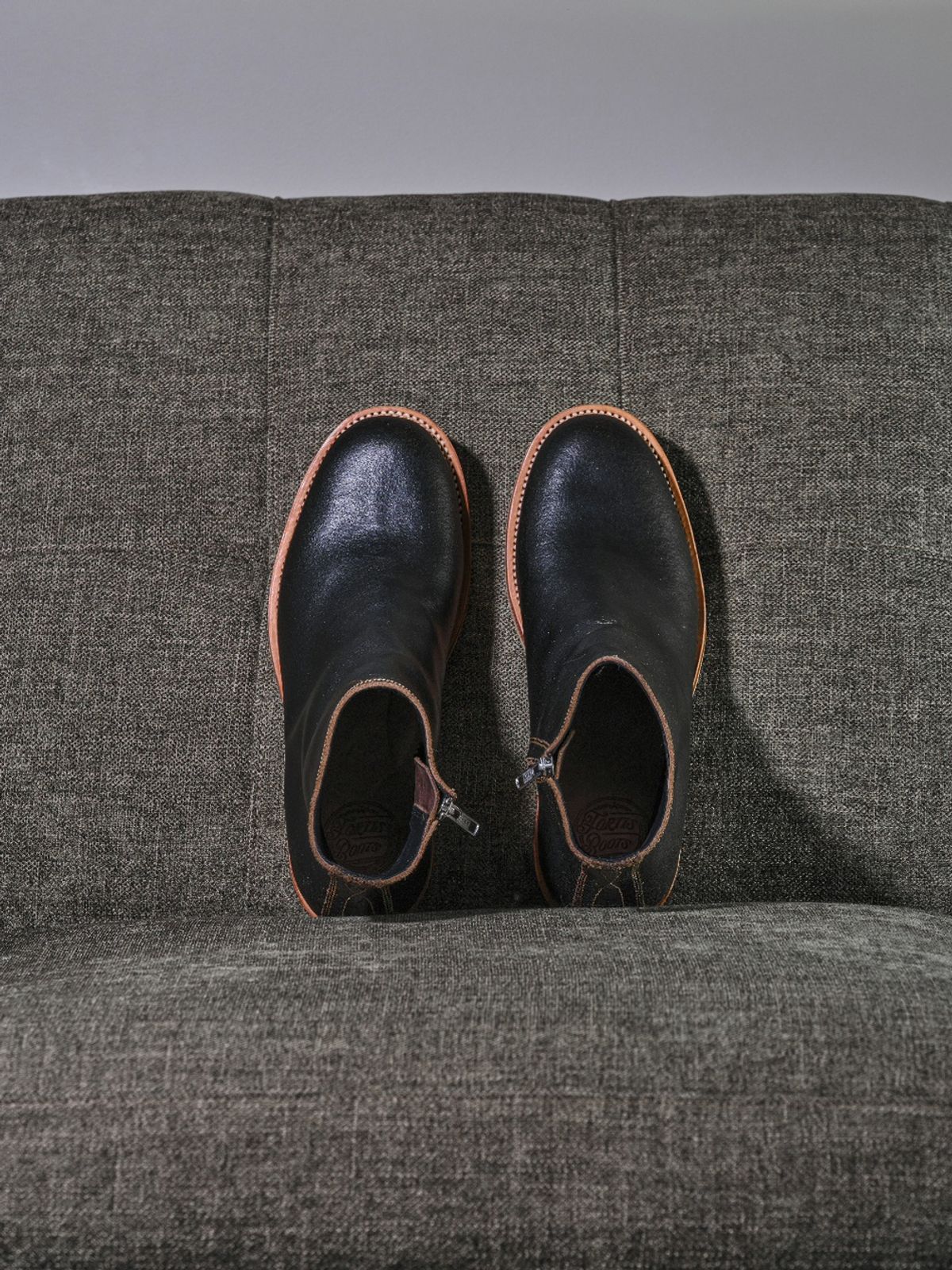 Photo by Mason on October 9, 2024 of the Fortis Boots Antasena Sidezip in Horween Huntsman Black Waxed Flesh.