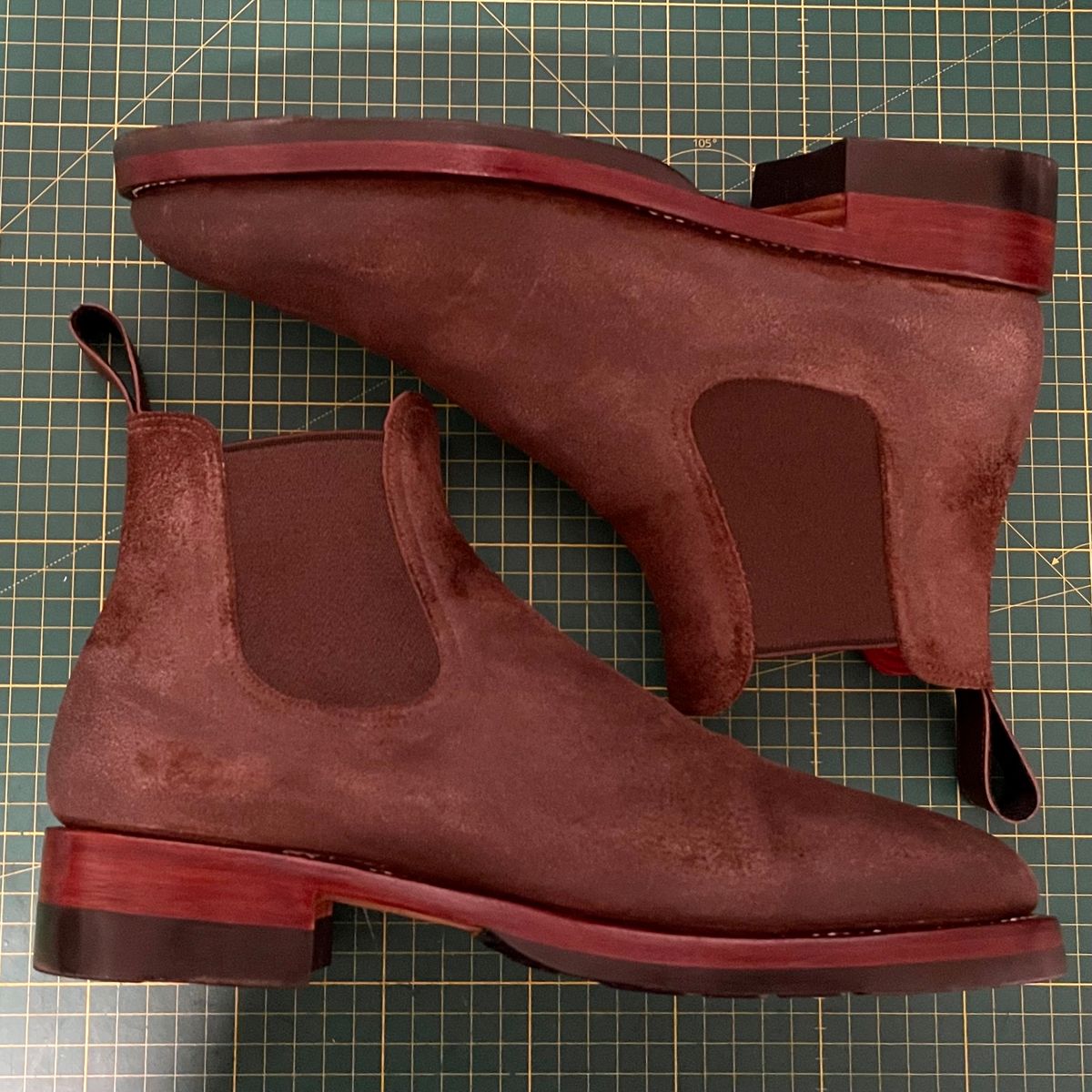 Photo by tillerman on October 3, 2022 of the Benzein The Seventh Chelsea Boot in Indonesian Brown Waxed Flesh.
