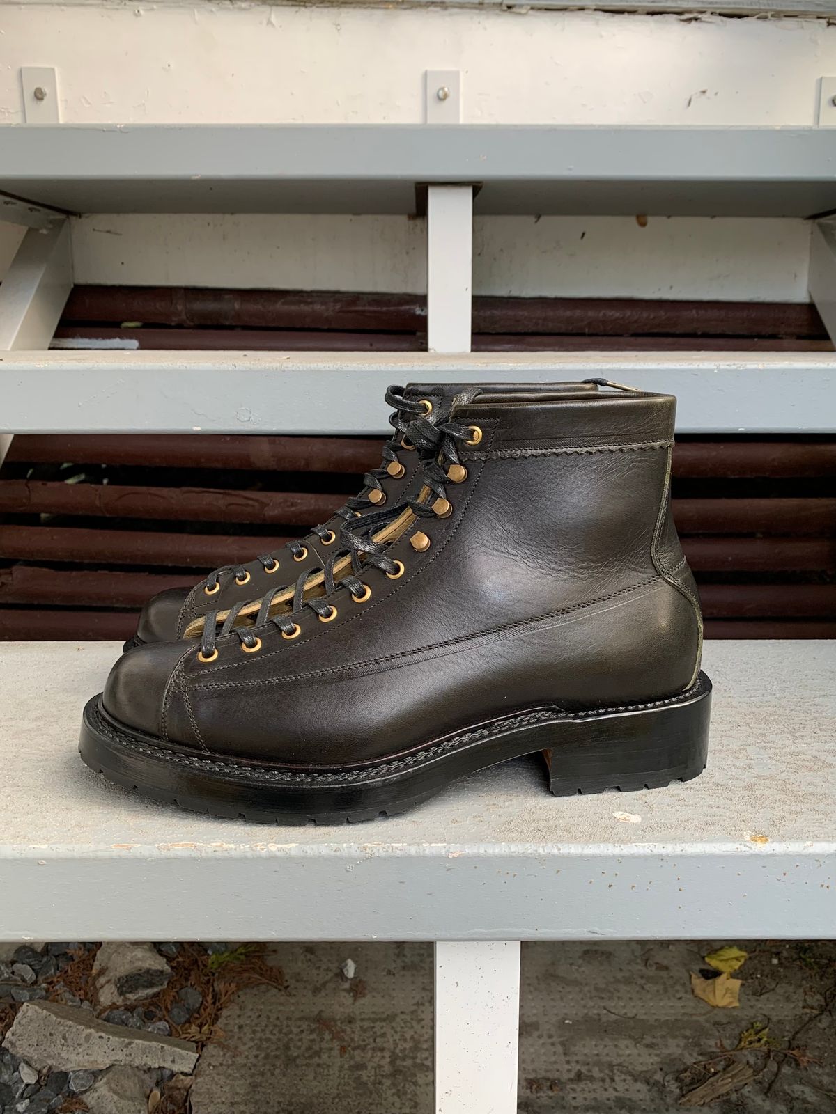 Photo by xavierwt on October 1, 2022 of the Sagara Cordmaster in Badalassi Carlo Oliva Minerva Overdyed Black.