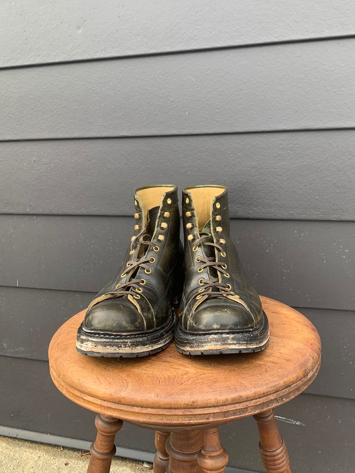 Photo by xavierwt on December 4, 2022 of the Sagara Cordmaster in Badalassi Carlo Oliva Minerva Overdyed Black.