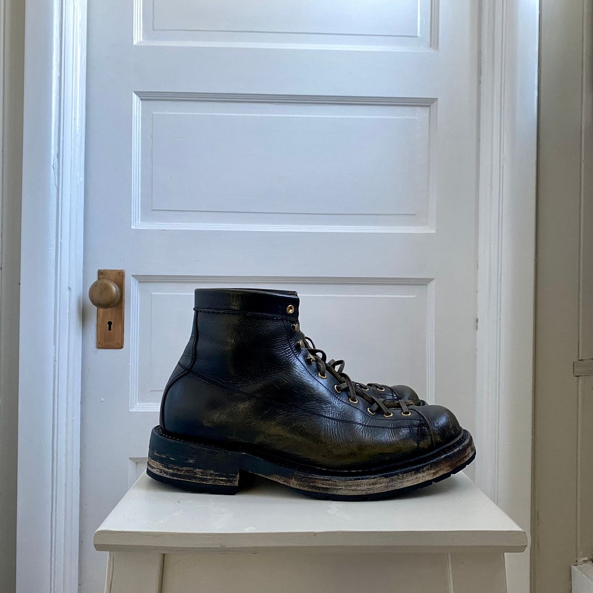 Photo by xavierwt on February 4, 2023 of the Sagara Cordmaster in Badalassi Carlo Oliva Minerva Overdyed Black.