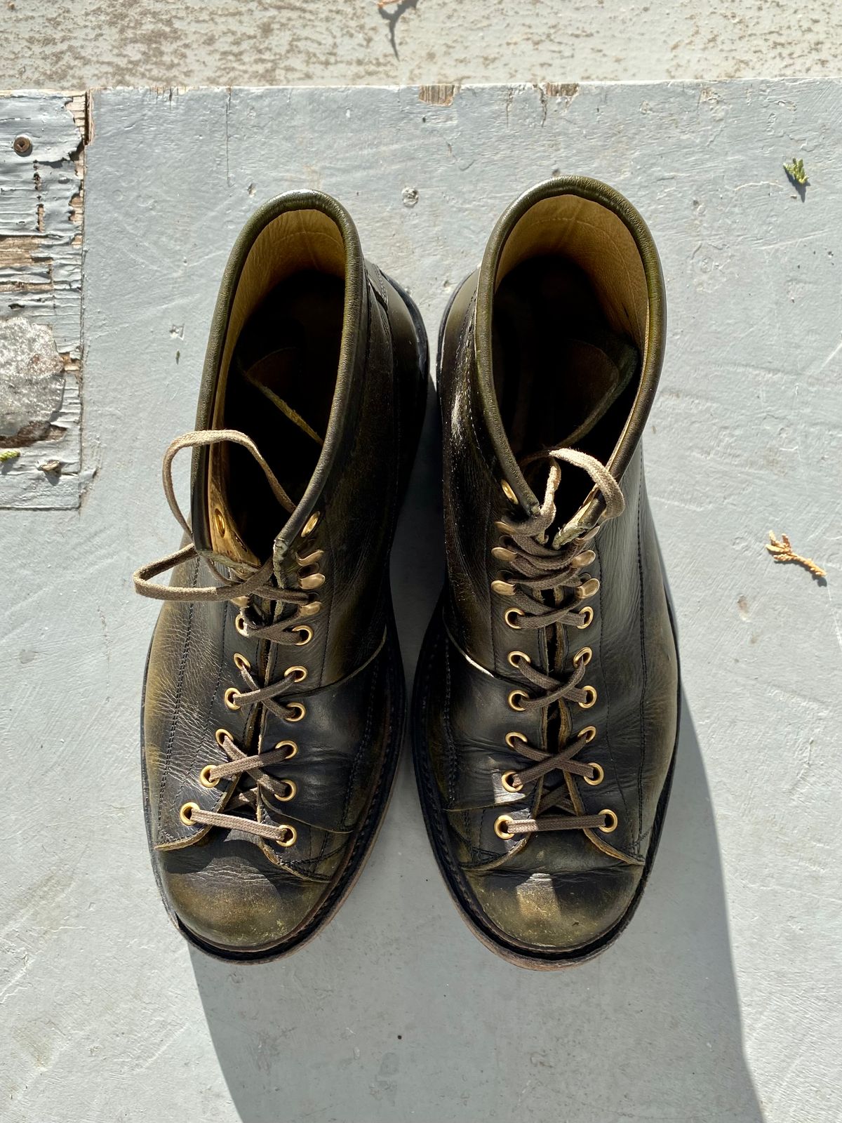 Photo by xavierwt on January 4, 2023 of the Sagara Cordmaster in Badalassi Carlo Oliva Minerva Overdyed Black.