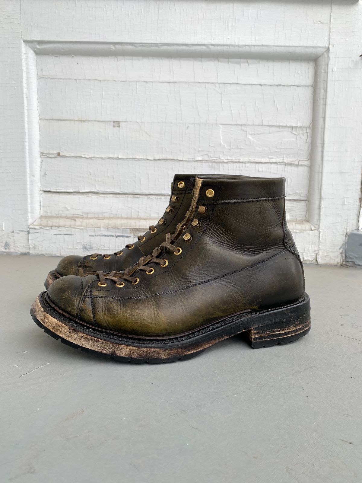 Photo by xavierwt on April 5, 2023 of the Sagara Cordmaster in Badalassi Carlo Oliva Minerva Overdyed Black.
