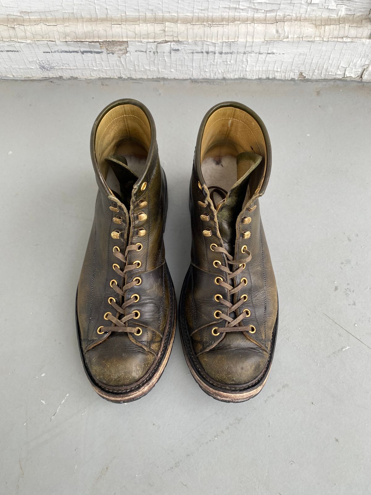 Photo by xavierwt on April 5, 2023 of the Sagara Cordmaster in Badalassi Carlo Oliva Minerva Overdyed Black.