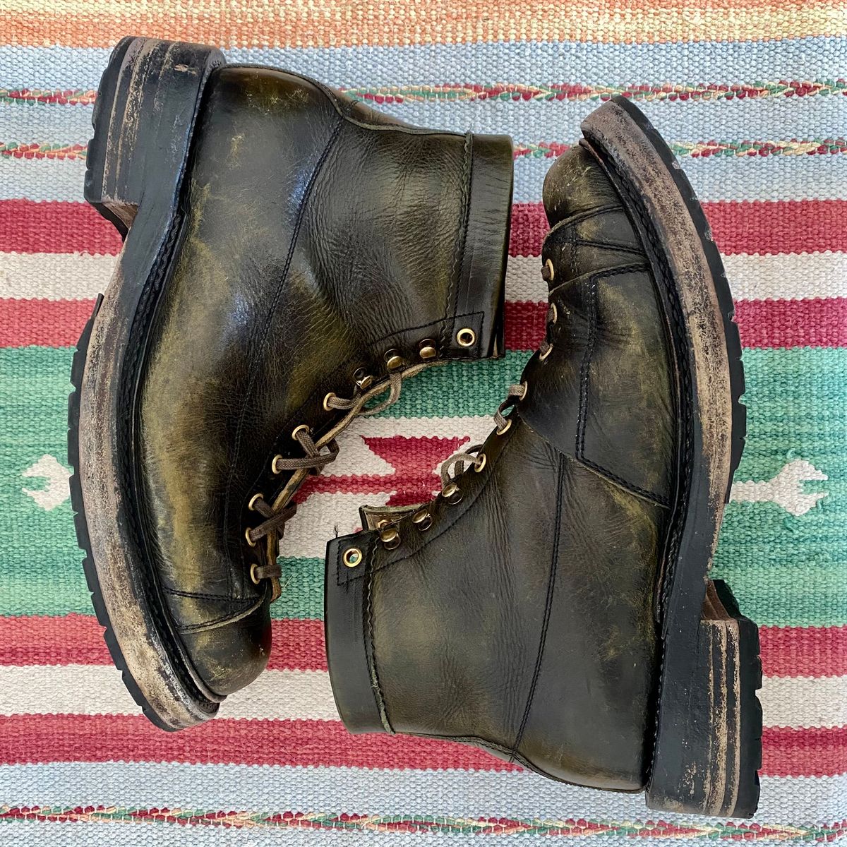 Photo by xavierwt on March 1, 2023 of the Sagara Cordmaster in Badalassi Carlo Oliva Minerva Overdyed Black.