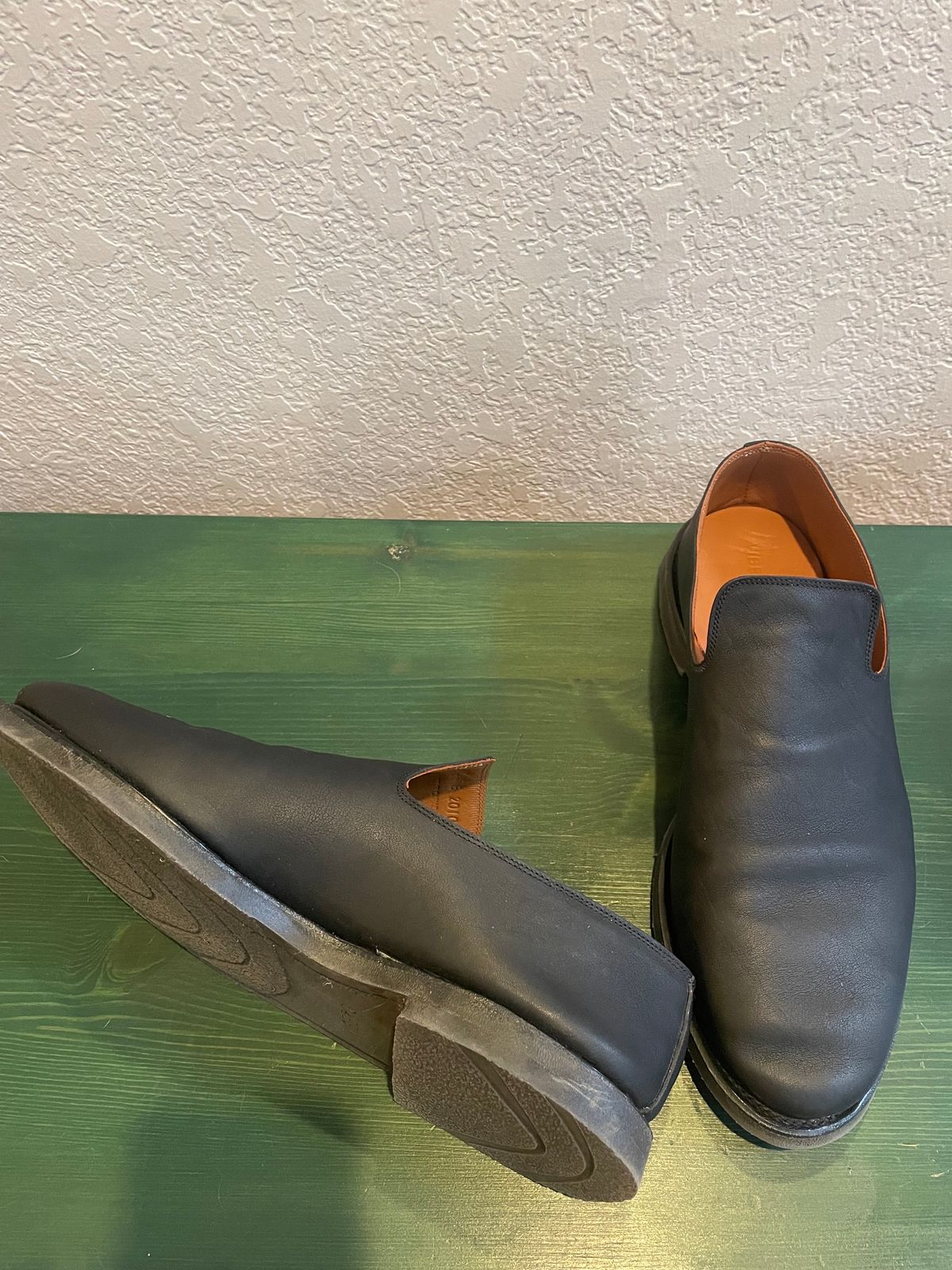 Photo by toomanyboots on February 3, 2024 of the Viberg Slipper in Maryam Nero Washed Kangaroo.