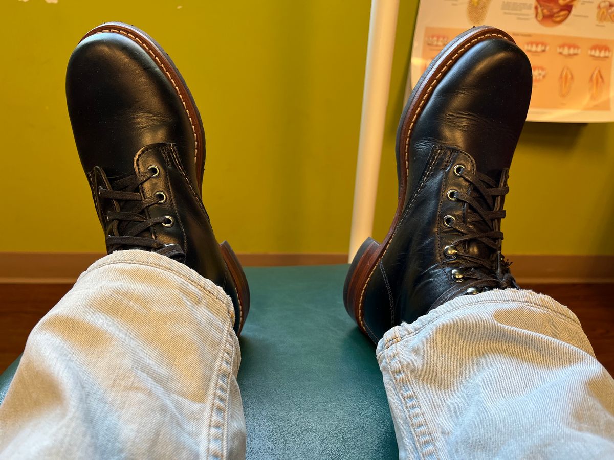 Photo by bootut on November 29, 2023 of the Wolverine 1000 Mile Plain-Toe Boot in Horween Black Chromexcel.
