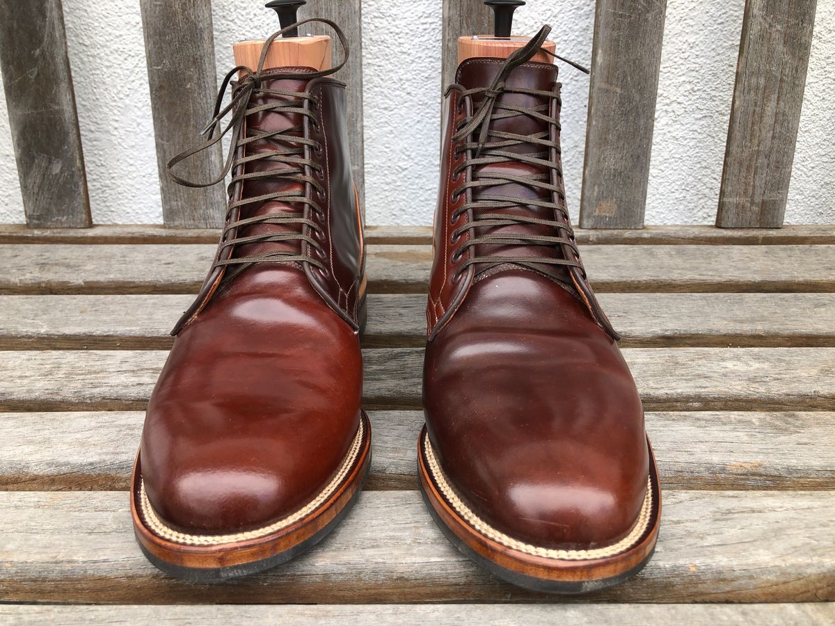 Photo by johnfmac on October 1, 2022 of the Viberg Service Boot in Horween Color 4 Shell Cordovan.